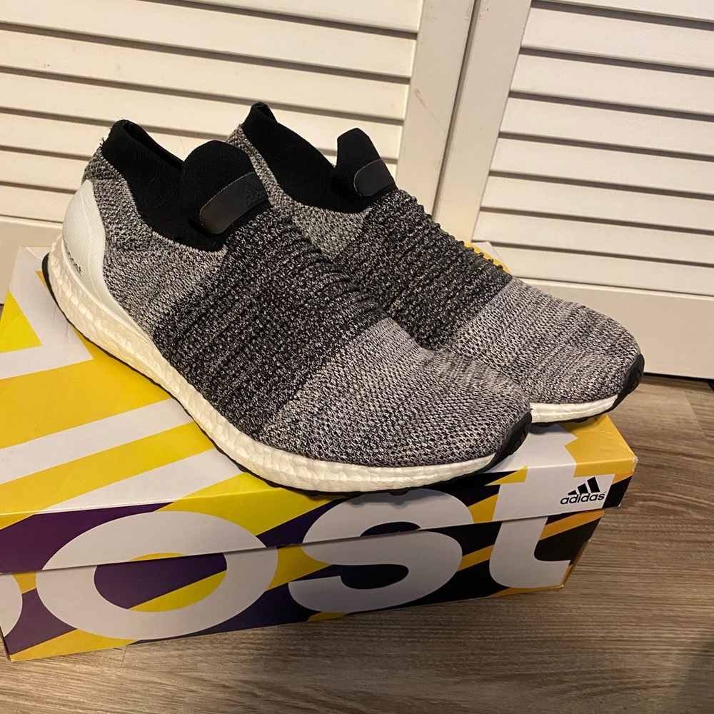 UltraBoost Laceless Shoes